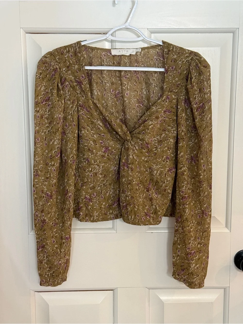 Astr feminine label